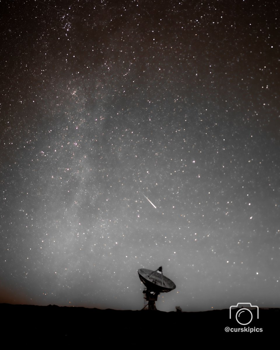 CurskiPics's tweet image. One of the dream pictures of my recent trip, was trying to catch the @TheNRAO Very Large Array and the Milky Way in the same photo.  I even got a bonus meteor!

#photography #verylargearray #newmexico #roadtrip #milkyway #stars #nightsky #monochrome #silhouette #travel #pentax
