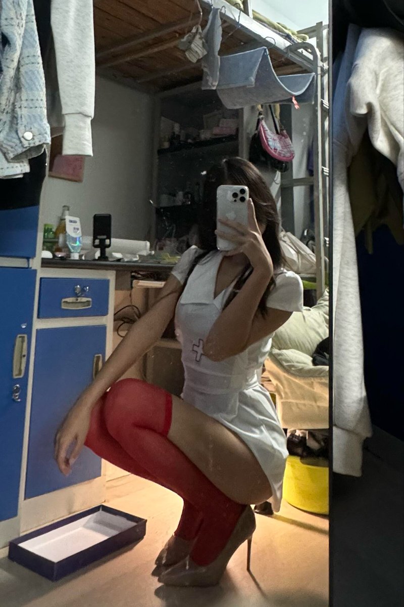 yyyy_ssyy's tweet photo. 过来，给姐姐打针💉了 https://t.co/qkcLaYz86x