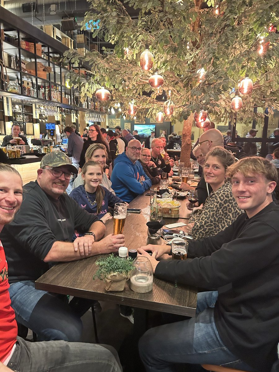 Bende van ellende, 6 uur in de kroeg!