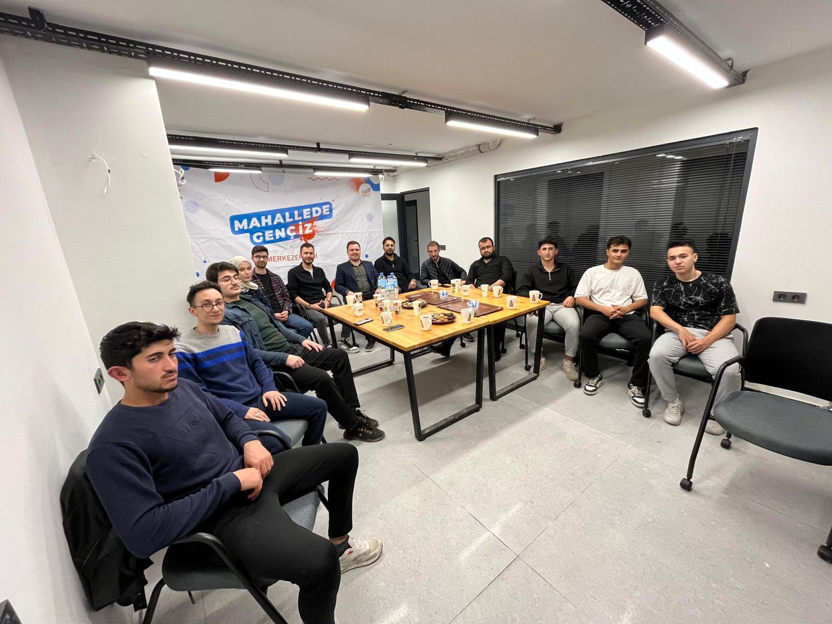 📍Altıntop Mahallesi

Gençlik bir arada, enerji tam! ⚡
Altıntop Mahallemizde “Mahallede Gençiz” programıyla harika bir akşam geçirdik. 💬