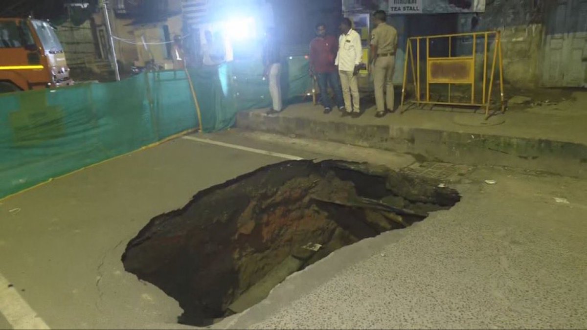 sureshsamy28's tweet image. இடம்: பாகிஸ்தான் நாட்டில் உள்ள பீகார் மாநிலத்தின், நியூ யார்க் நகரம் 
கயவர்கள் இதை “சென்னை பெரம்பூர் பேரக்ஸ் சாலையில் உள்ள கே.எம்.கார்டன் பகுதி” என்று வதந்தி பரப்புகின்றனர் 
மக்கள் இதை நம்ப வேண்டாம் 
#verified