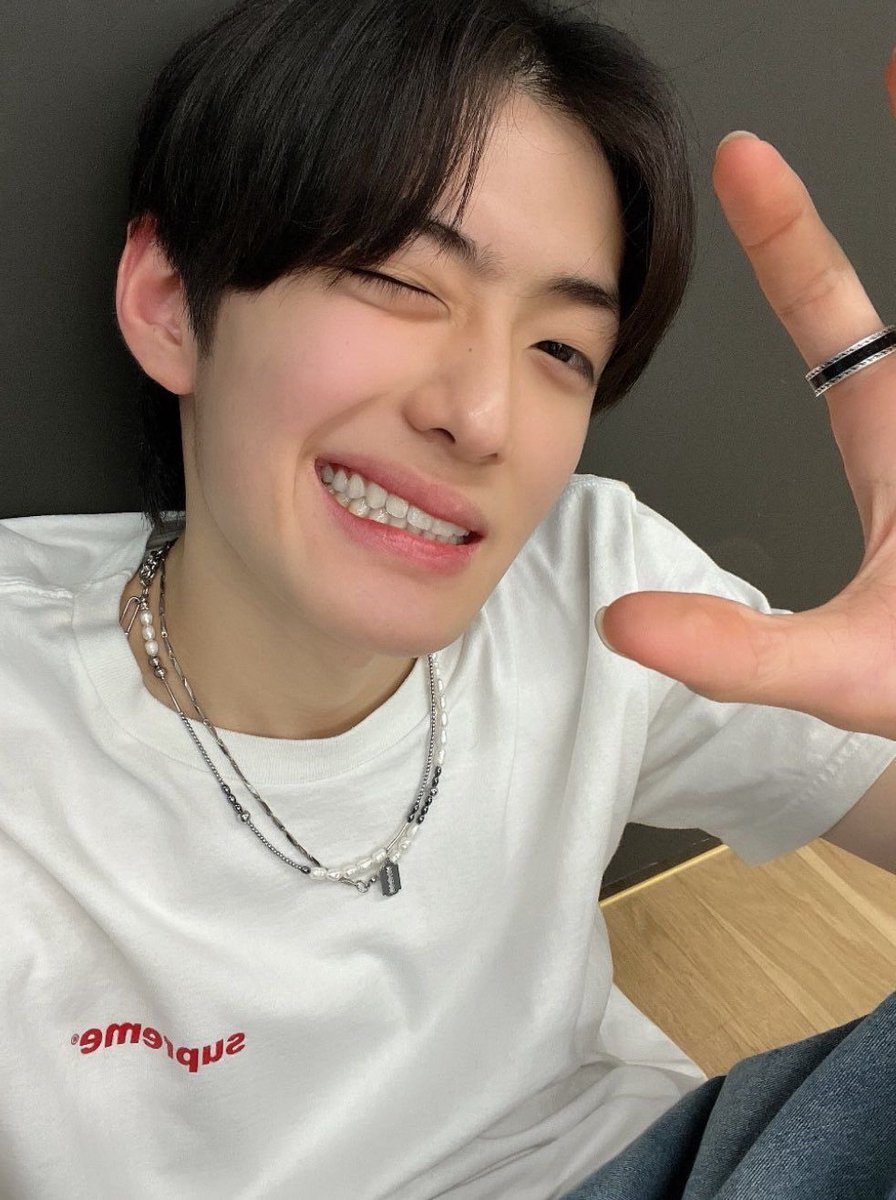 Junseowilldebut's tweet image. GIVE ME MC SANGHYEON AND KEONHO