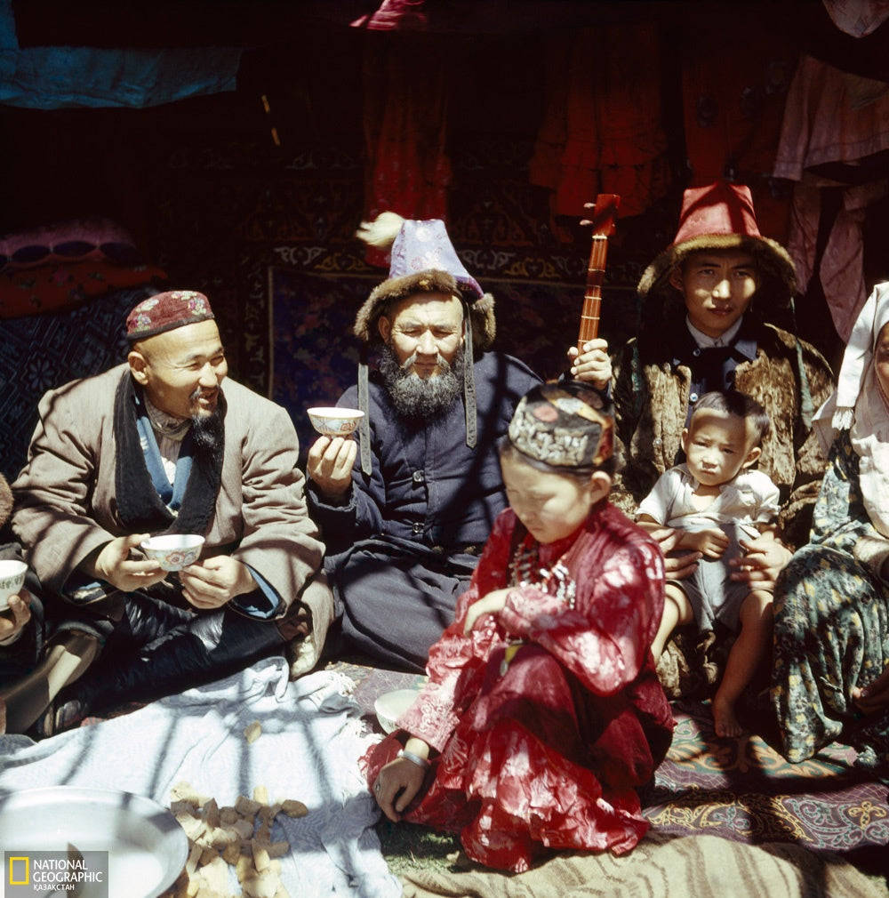 TURK1CCULTURE's tweet image. Kazakhs in Kashmir, 1950s
By Milton J. Clark