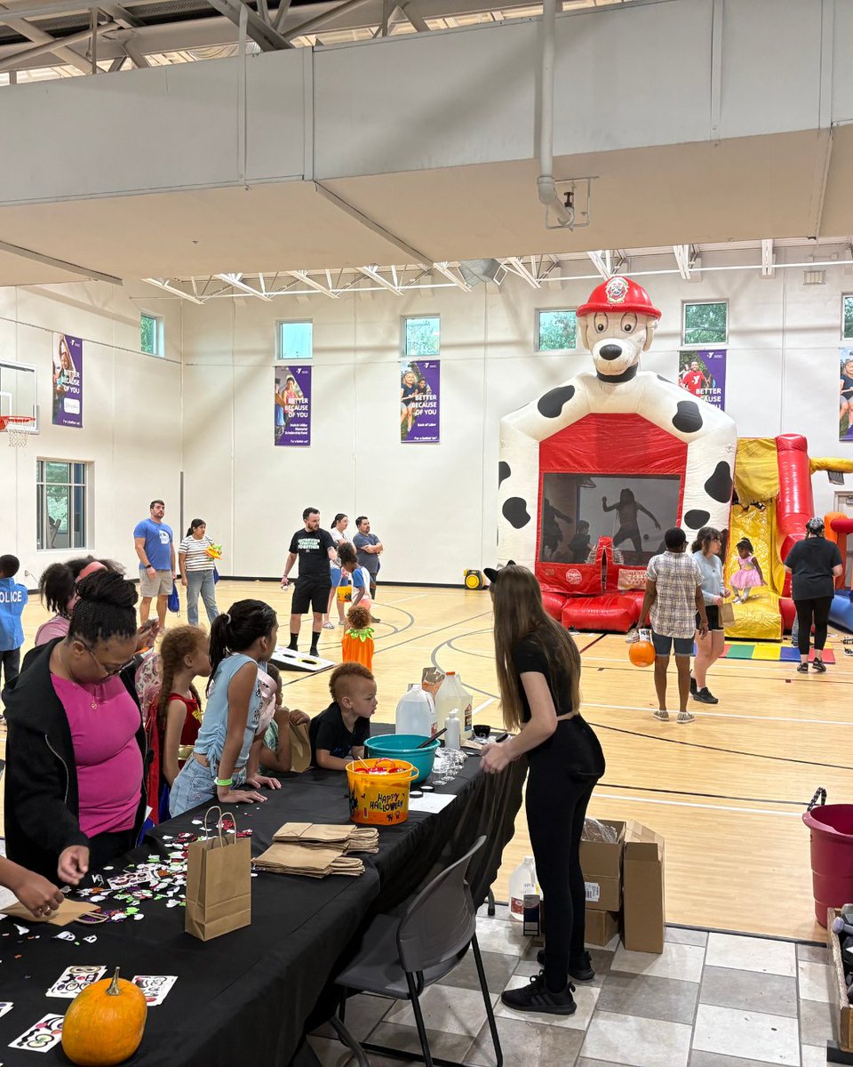 KansasCityYMCA's tweet image. 💻Opening Doors Through Digital Access.

During a special Fall Festival at the Providence Family YMCA, @ATT and @compudopt teamed up to provide 175 refurbished laptops to local families, helping connect our community to endless opportunities.

#YMCAofKC #CommunityImpact #KCK