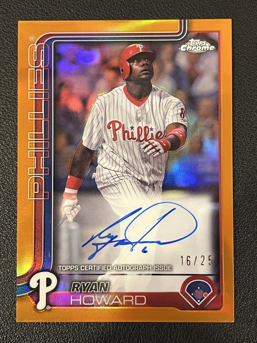 We are off!

Ryan Howard Auto Orange /25

$125

Stacking &amp; Shipping Details In Pinned Tweet

Stacking til October 27th!

#RaidTheCloset