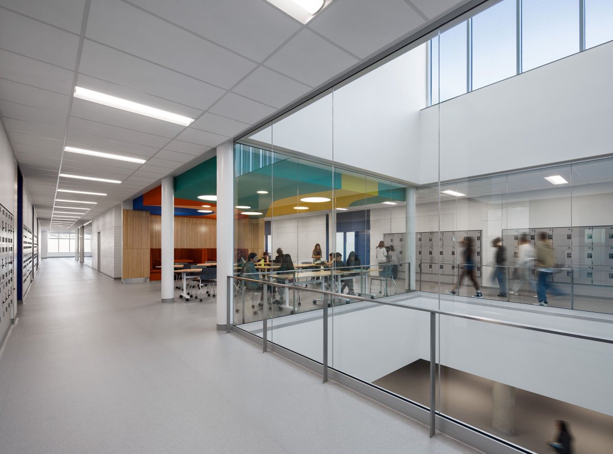 Archello's tweet image. École secondaire du Bosquet in Quebec integrates learning with nature through low-carbon design.
buff.ly/Mi7zVrI 

#SustainableArchitecture #BiophilicDesign #MaterialInnovation