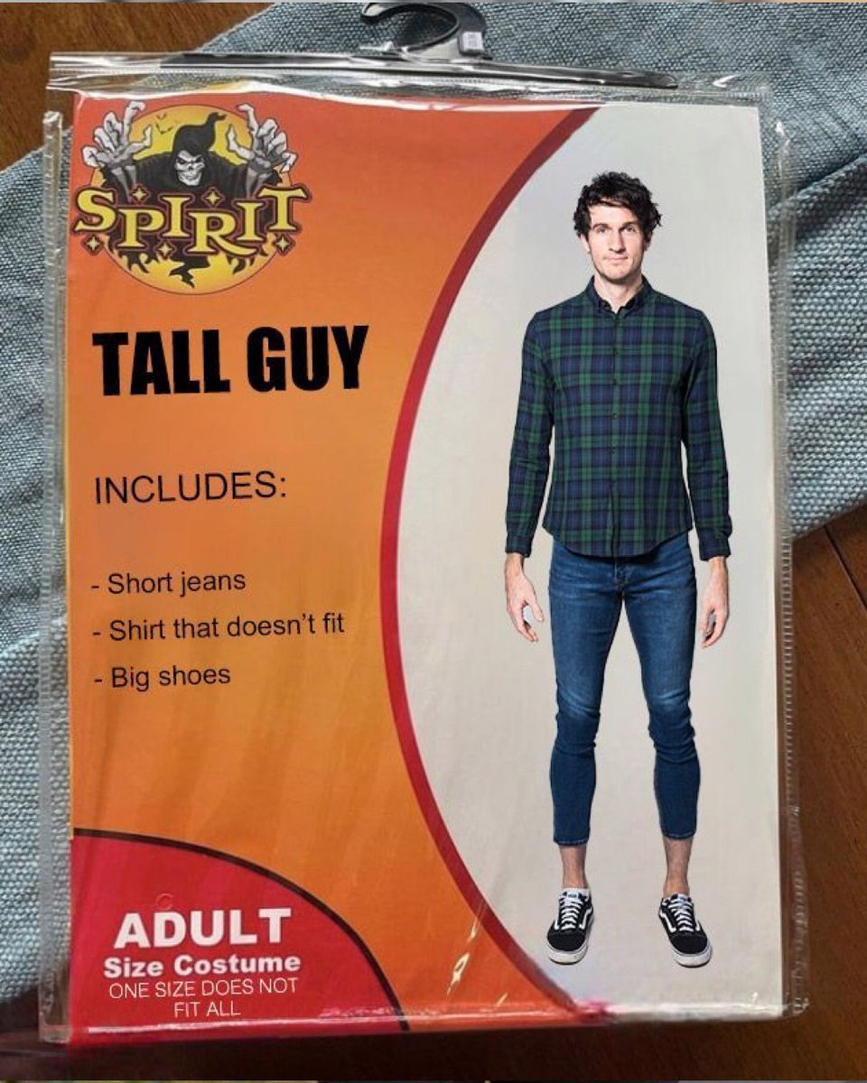 2tall's tweet image. Costume sorted!

#tallpeopleproblems #tallpeople #halloween