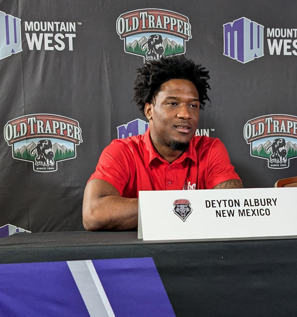 RoccoMiller8's tweet image. New Mexico&apos;s Deyton Albury on his teammate, Antonio Chol:

&quot;His confidence is through the roof! He believes he is the best at everything. Best player, best shooter, etc...He&apos;s a legit 6-9 and makes our practices tough. &quot;

#Lobos