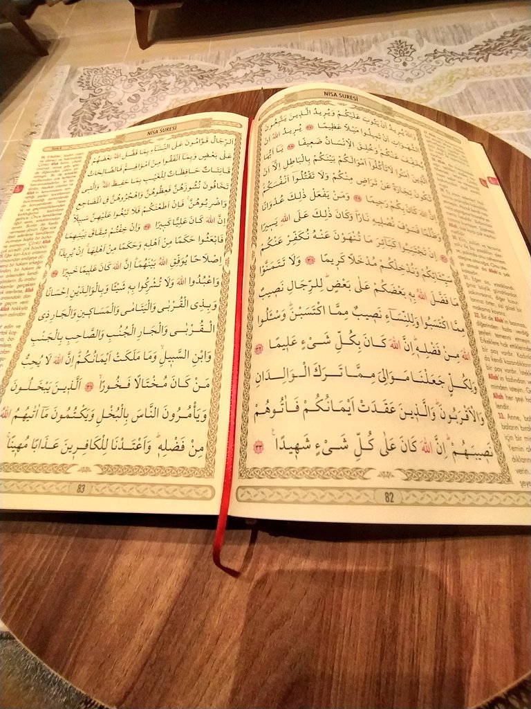 İlk defa Kuran'ı Kerim okurken çocuklar gibi hüngür hüngür ağlıyorum insanın babasının ruhuna okuması ne zormuş 😔 her harfi babama ve tüm ölmüşlerimizin ruhuna ulaşsın insaAllah 🤲🏻