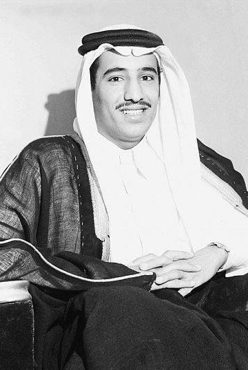 الله عليكِ د. هند  
هذه " جدارية " 
سعودية الهوى ، 
نجدية الألوان  
فيها سيدي
#الملك_سلمان 
هو الروح 
والعنوان