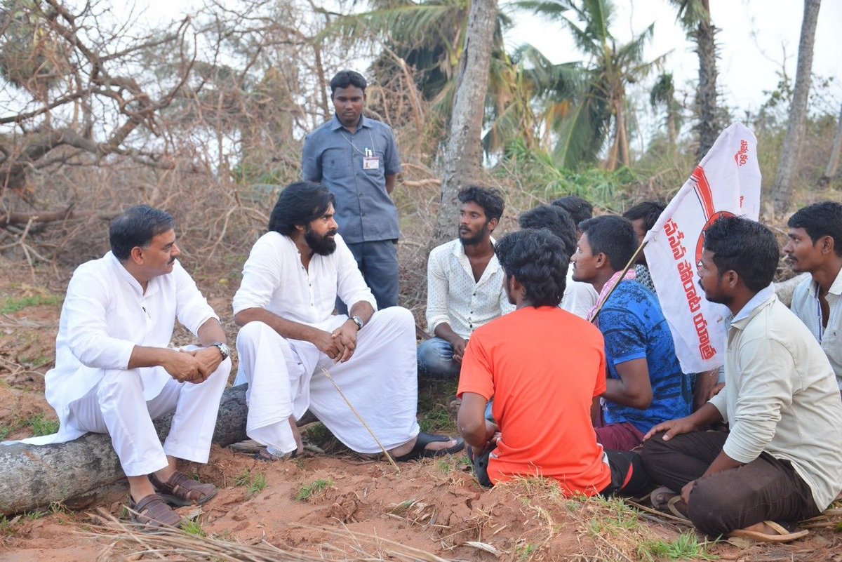 introvert1010's tweet image. అయ్యా పేరులో రాజు ఉంటే రాజు కాలేరు వ్యక్తిత్వంలో కూడా రాజు లాగే ఉండాలి!!!
అర్థమైందా రఘురామ రాజా