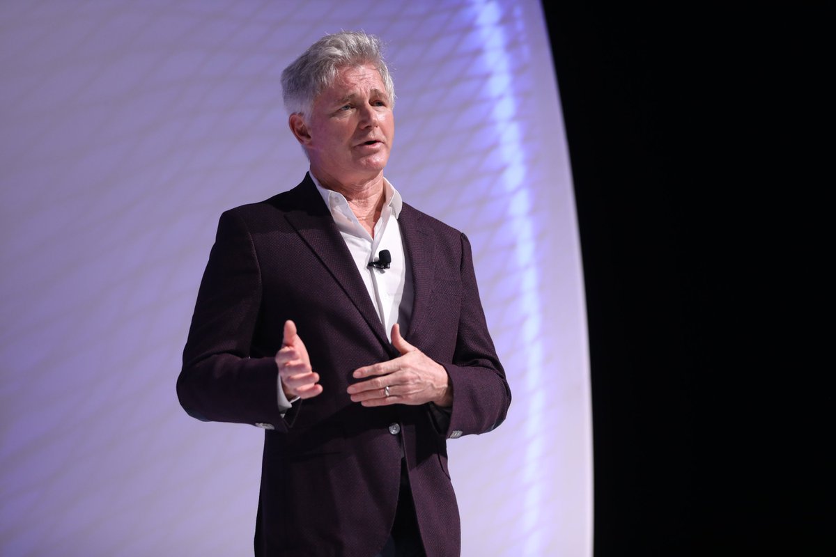ANAmarketers's tweet photo. Marketing is the NFL’s growth engine. In his session, @NFL CMO Tim Ellis shared how creativity and culture fuel fan connection. #ANAMasters https://t.co/PKNjHs4ShN