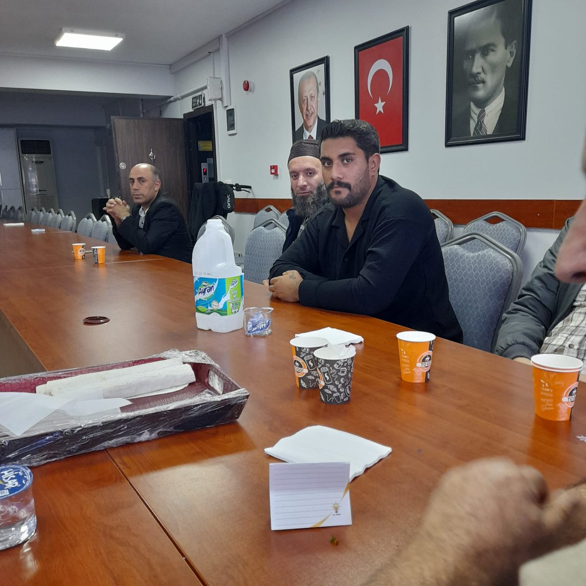 Esenler Fatih mahallesi 2.bölge haftalık toplantımızı <a href="/YucedagZiya/">Ziya Yücedağ🟢🇹🇷🇹🇷🇹🇷</a> başkanlığında ilçe yönetim kurulu üyesi <a href="/NazifeOz58/">NAZiFE öz🇹🇷</a> katılımıyla gerçekleştirdik hayırlara vesile olsun inşallah <a href="/EmrullahErkus/">Emrullah ERKUŞ</a> <a href="/oktayilmaz18/">OKTAY YILMAZ</a> <a href="/vedatdestek/">Vedat Destek</a> <a href="/akparti_esenler/">AK Parti Esenler</a> <a href="/akpartiistanbul/">AK Parti İstanbul</a>