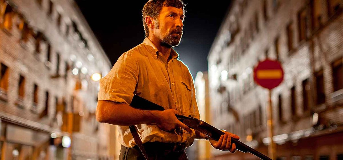 loserjorge's tweet photo. Me preocupa que el mundo siga girando sin que hayamos roto nada porque Raúl Arévalo lleva casi una década sin dirigir una película. https://t.co/Kxje4ClGeJ
