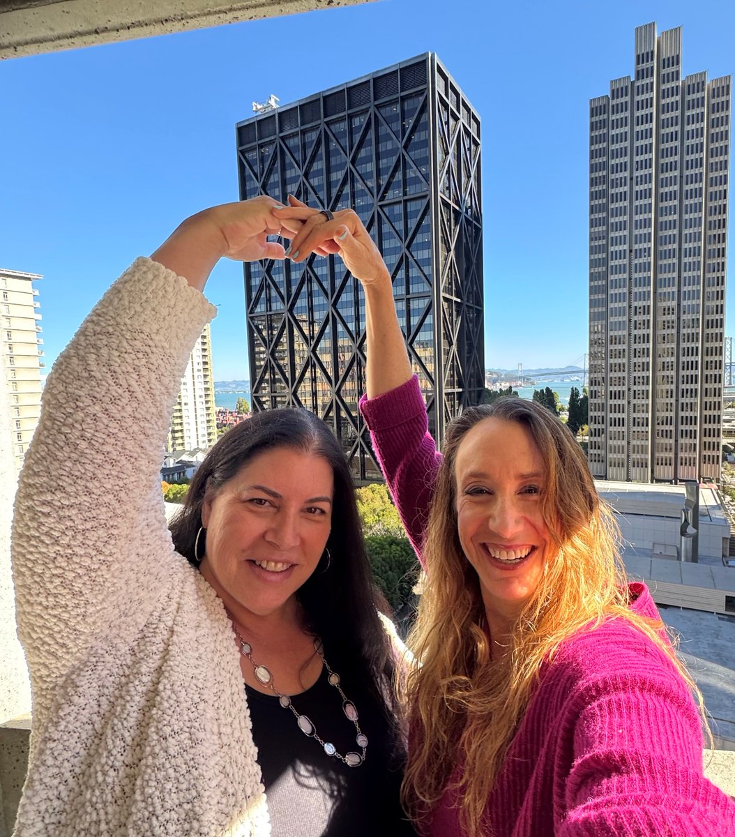 afterschool4all's tweet image. Our own Jodi Grant and @TEAMBOOST Founder &amp;amp; CEO Tia Quinn took the #LightbulbChallenge all the way from San Francisco! Now they challenge YOU.💡