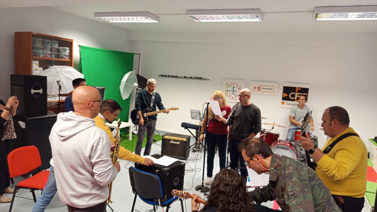 Segunda sesión "Creación de una Banda de Pop Rock " 🤘 Hoy afinamos ideas, ritmos y acordes para seguir haciendo de la música una herramienta educativa poderosa. <a href="/cfiesalamanca/">CFIE SALAMANCA</a>  #formaciónCyL