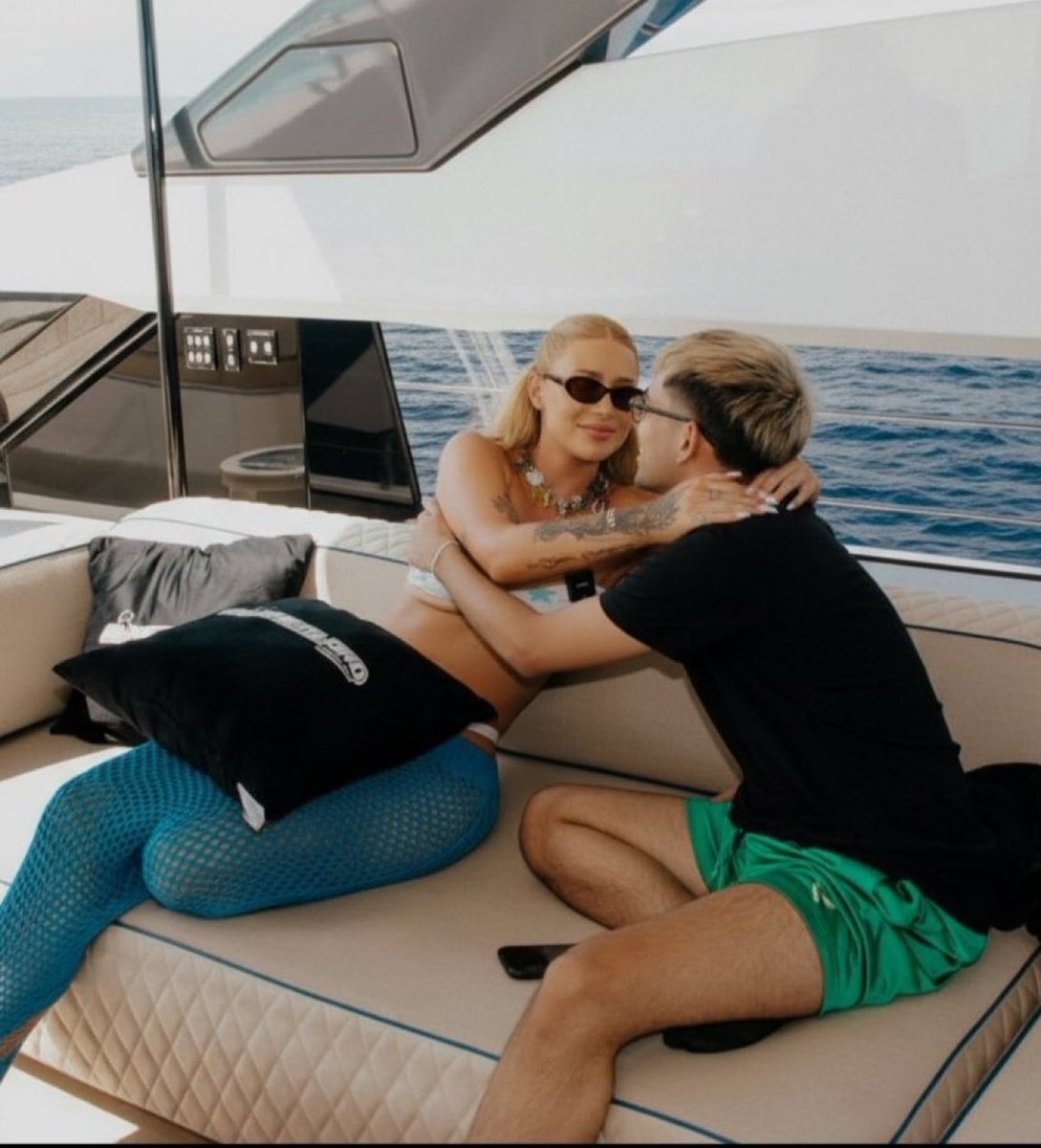 clip 🛸 tweet media