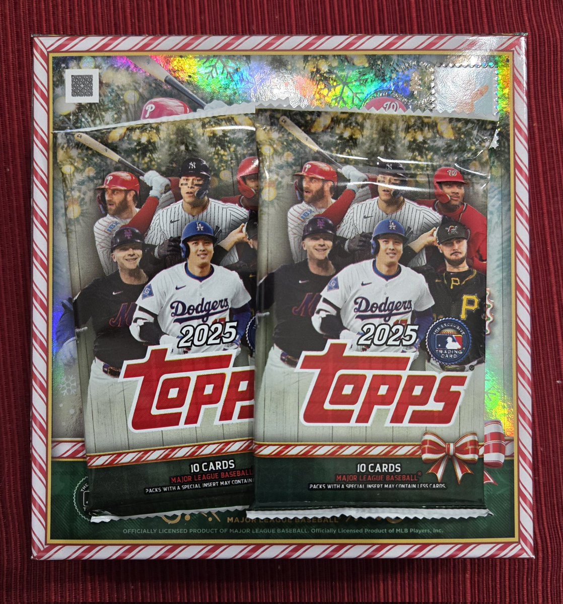 ⚾️ 🎄 Topps Holiday Card Pack #Giveaway! 🎄 ⚾️

To enter to win the 2 card packs shown:
1️⃣ Follow <a href="/StadiumLites/">Under Stadium Lights</a>
2️⃣ Repost
3️⃣ Reply with your favorite MLB team
4️⃣ Visit our site: understadiumlights.com

1 winner drawn 10/24. Thanks and good luck! 😎