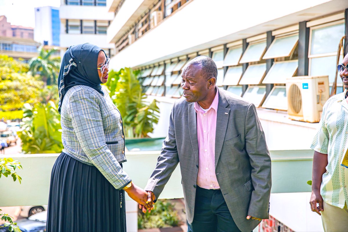 Today I held a meeting with landlords of arcades: Mr. Tom Kitandwe, Mr. Derek Lubega and Mr.Daudi Mutebi  who were led by the Honorary Consul of Namibia to Uganda and Chairman Kwagalana group Mr. Godfrey Kirumira. 

We agreed on number issues aimed at creating a harmonious
