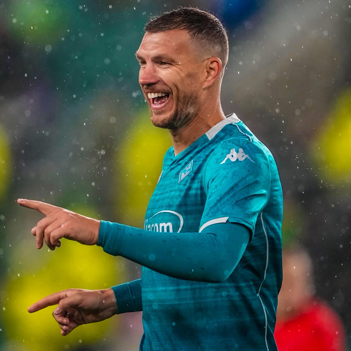 eurofootcom's tweet image. 🚨🇧🇦 𝐎𝐅𝐅𝐈𝐂𝐈𝐀𝐋 | Edin Džeko (39) makes history! He is now the OLDEST goalscorer in Conference League history. ✨✅