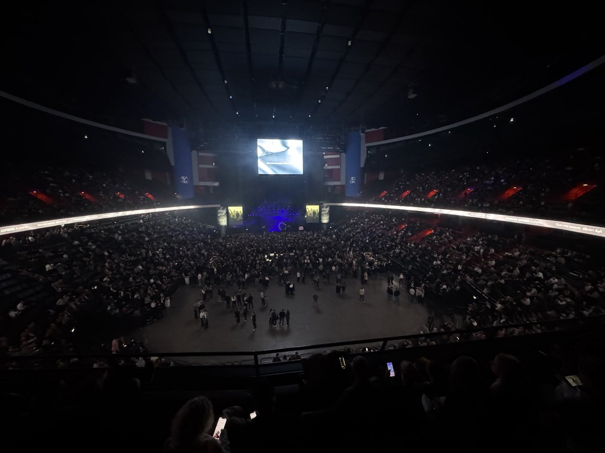 Alla här inne betalar minst 6k om året för Amex Platinum, allt annat lika så är det kudos till Amex som hittat en produkt som såhär många människor är villiga att betala såhär mycket för 🙌 

Nu; Maggio! 🎶🎹❤️