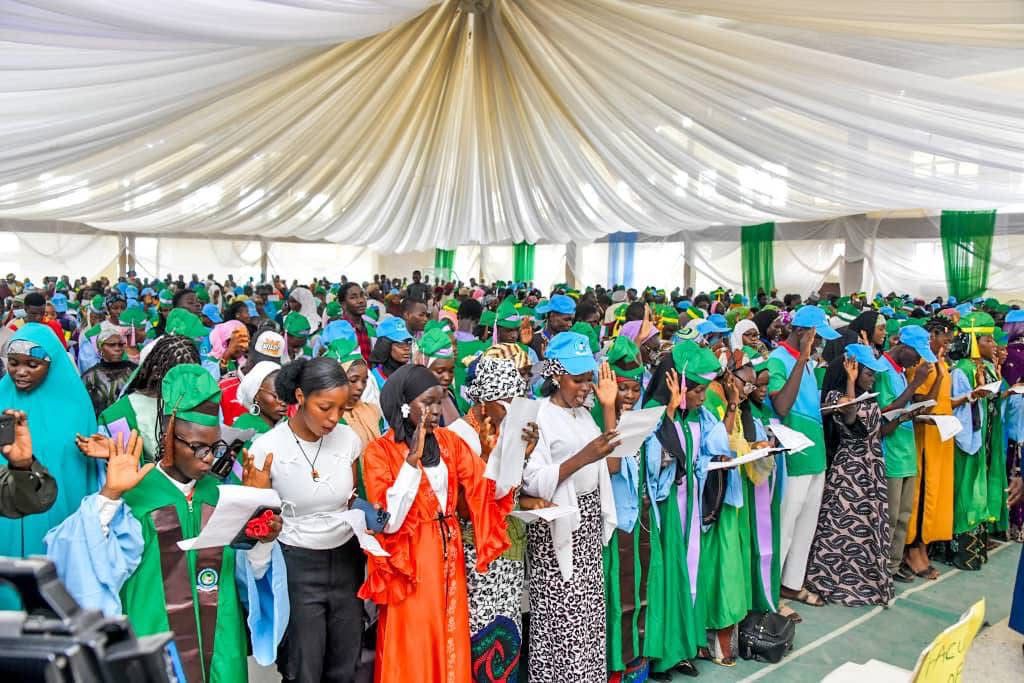 HonBago's tweet photo. I attended the Matriculation of the 809 students of Abdulkadir Kure University Minna (AKUM) for the 2024/2025 academic session, where I declared a tuition free education for the students and N100,000 bursary support. https://t.co/jxD68W2vGu