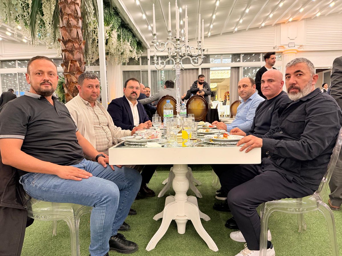 İlçe Teşkilat Başkanımız Sayın Gökay Özcan, İlçe Başkan Yardımcılarımız, İlçe Yönetim Kurulu Üyelerimiz, Belediye Grup Başkanvekilimiz Sayın Halit Tuğcu ve Belediye Meclis Üyelerimiz ile birlikte İdaMali İşlerden Sorumlu İlçe Başkan Yardımcımız Sayın Seyit Muhammet Dik'in ahirete