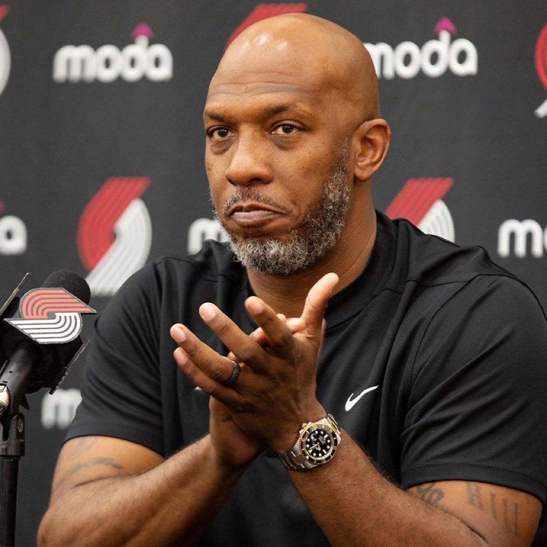 PasionBasketNBA's tweet image. 🚨 Se conocen más detalles sobre el arresto de Chauncey Billups:
Al parecer, está relacionado con una red de póker ilegal, en la que están involucradas hasta cuatro importantes familias de la mafia en los EEUU.
El plan que llevaban a cabo supuestamente implicaba reclutar…
