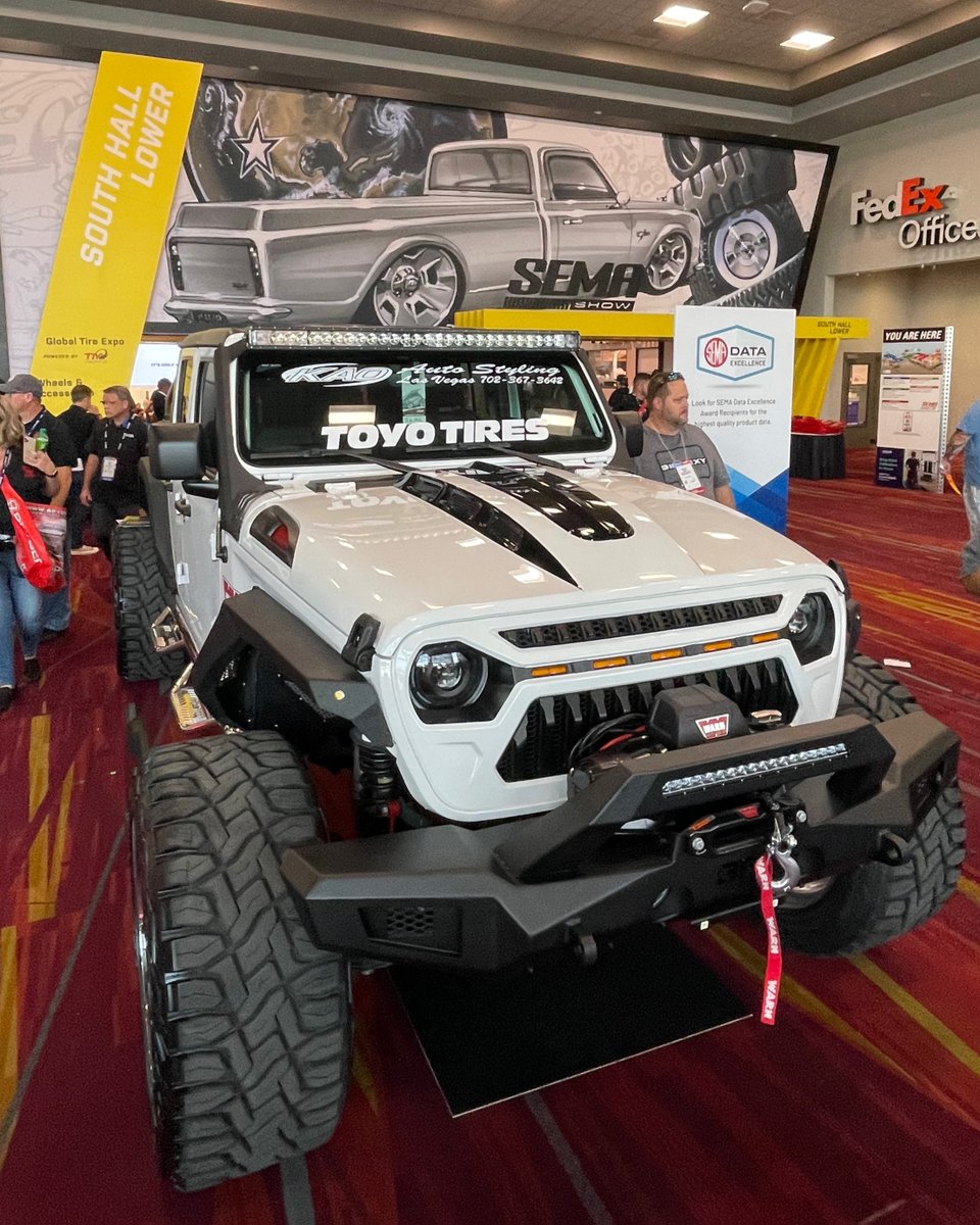 ManTFupGarage's tweet image. Which one would you rather drive?

Audi Sport Quattro
Jeep Gladiator

#whitevehicles #whitepaint #sema #SEMA2022 #CarCulture #audisport #audiquattro #jeeplife #jeep #jeepgladiatorpickup #gladiator #jeeplove #mantfupgarage #cars #trucks #customcar