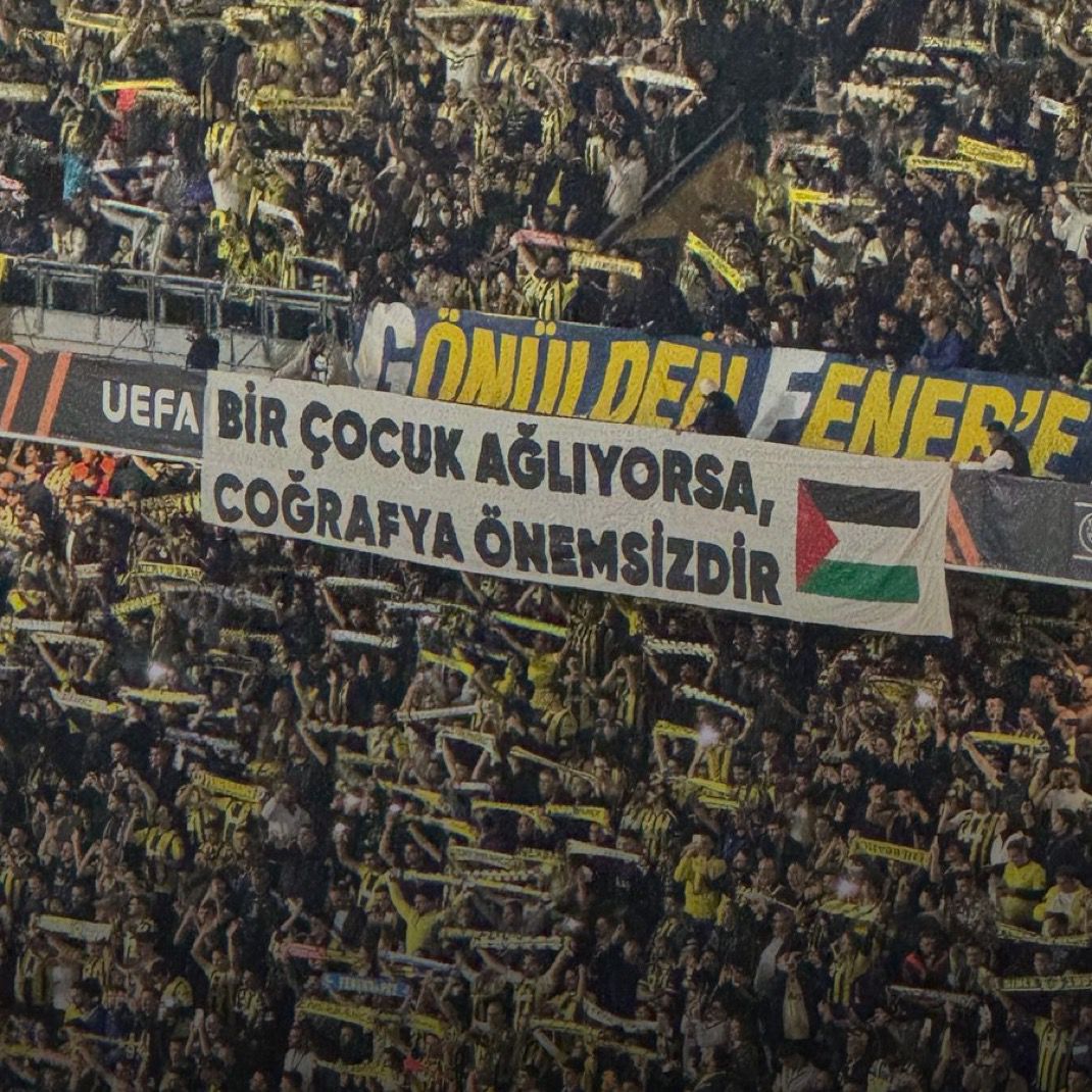 Tebrikler Fenerbahçe!

UEFA Avrupa Ligi'nde rakibi Stuttgart'ı yenerek bizleri gururlandıran Fenerbahçe'yi kutluyor; Gazze'de terörist İsrail tarafından katledilen mazlumları unutmayan taraftara hassasiyetlerinden dolayı teşekkür ediyorum.

<a href="/Fenerbahce/">Fenerbahçe SK</a>