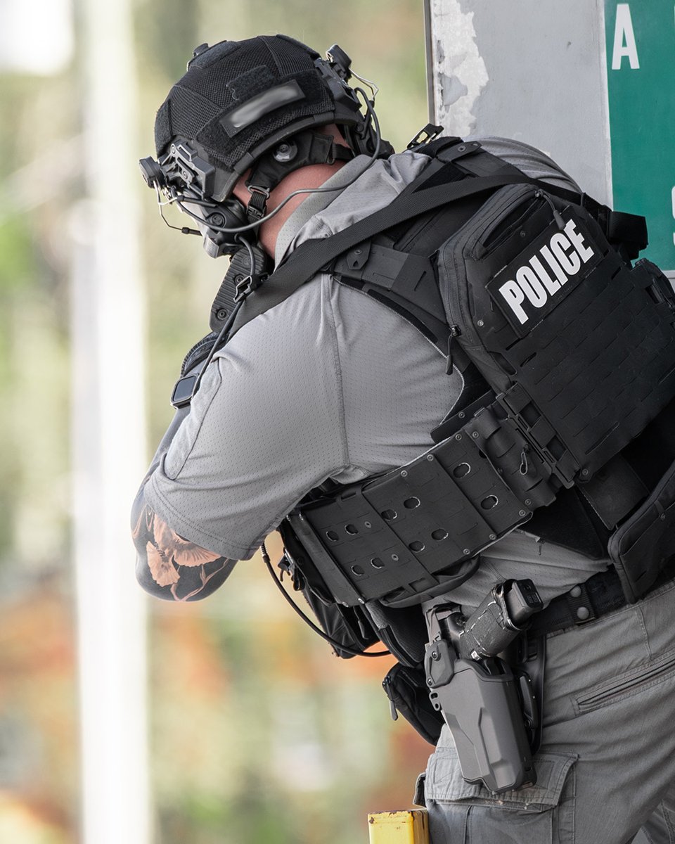 Blade_Tech's tweet image. VALOR® DUTY HOLSTER

Built for every professional — available for both right and left-handed shooters.

Engineered for precision, comfort, and adaptability no matter your draw side.

link in bio.
 blade-tech.com/valor
#ValorDutyHolster #CarryConfident #BladeTech #DutyHolster…