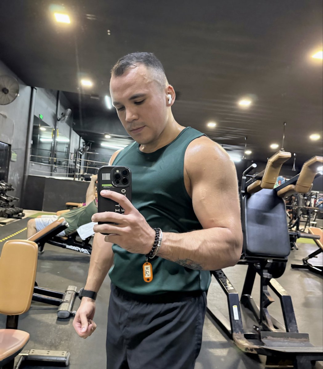 69Jov's tweet photo. Gym time https://t.co/Pigl4dwyub