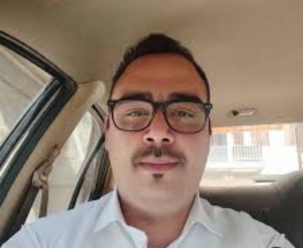 🔴جان مرا نجات دهید🔴
سلام احسان افراشته هستم، زندانی سیاسی دربند ، نخبه IT، با کمک شما دو بار از اجرای حکم نجات یافته ام، این‌بار گفته‌اند حتماً اجرا می‌شود.
همبندی‌هایم اعتصاب غذا کرده‌اند.
صدایم باشید پیش از آن‌که دیر شود.
#نه_به_اعدام #احسان_افراشته
#نبردباتاریکی