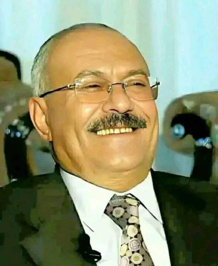 أبتسم جعلها ما تفارق قبرك
آه لو تشوف :
كيف حال العرب من بعدك...!!
#صنعاء 
#الرياض