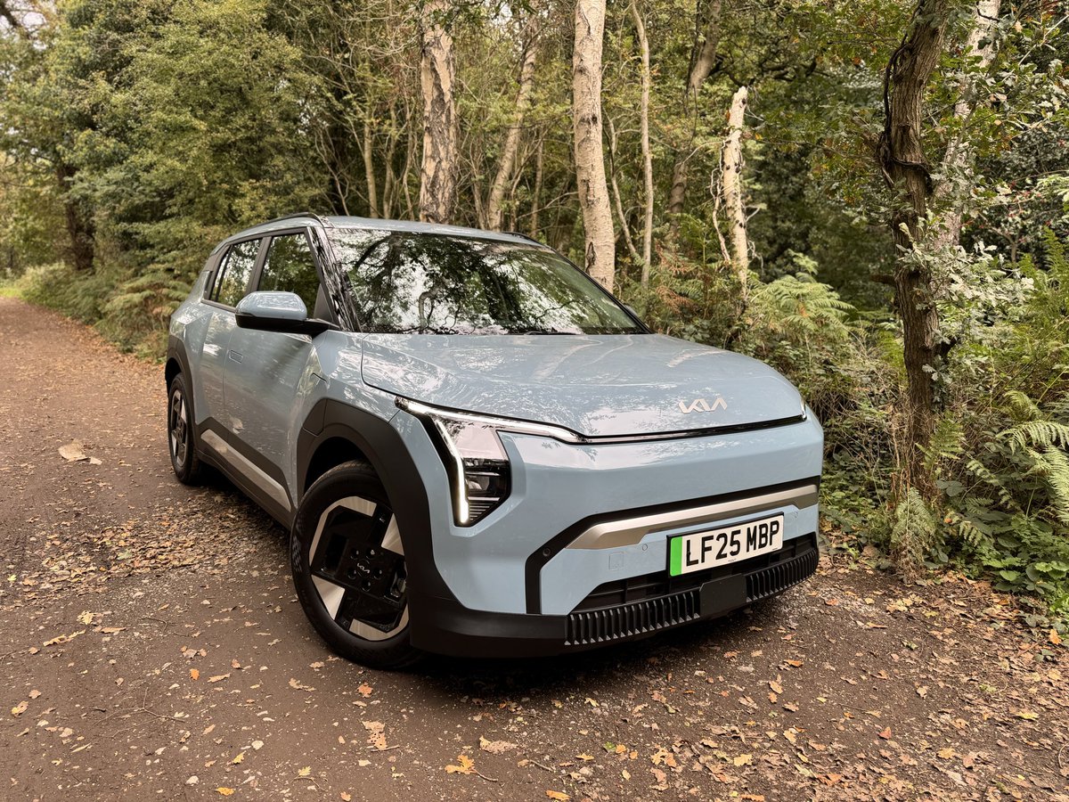 Evening Twitter/X, have you seen my latest YouTube video yet? I get nerdy with the all-new <a href="/KiaUKPR/">Kia UK PR</a> EV3 in the beautiful Peak District. If you’re considering a family EV, then definitely give this a watch 👌

➡️ youtu.be/nj30dX_amJI?si…
