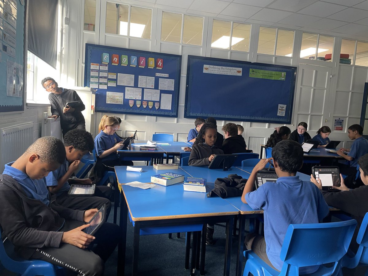 AbbeyPrimary's tweet image. In #Y6 we were editing the same documents without speaking to each other and communicating with each other through the internet. #computing