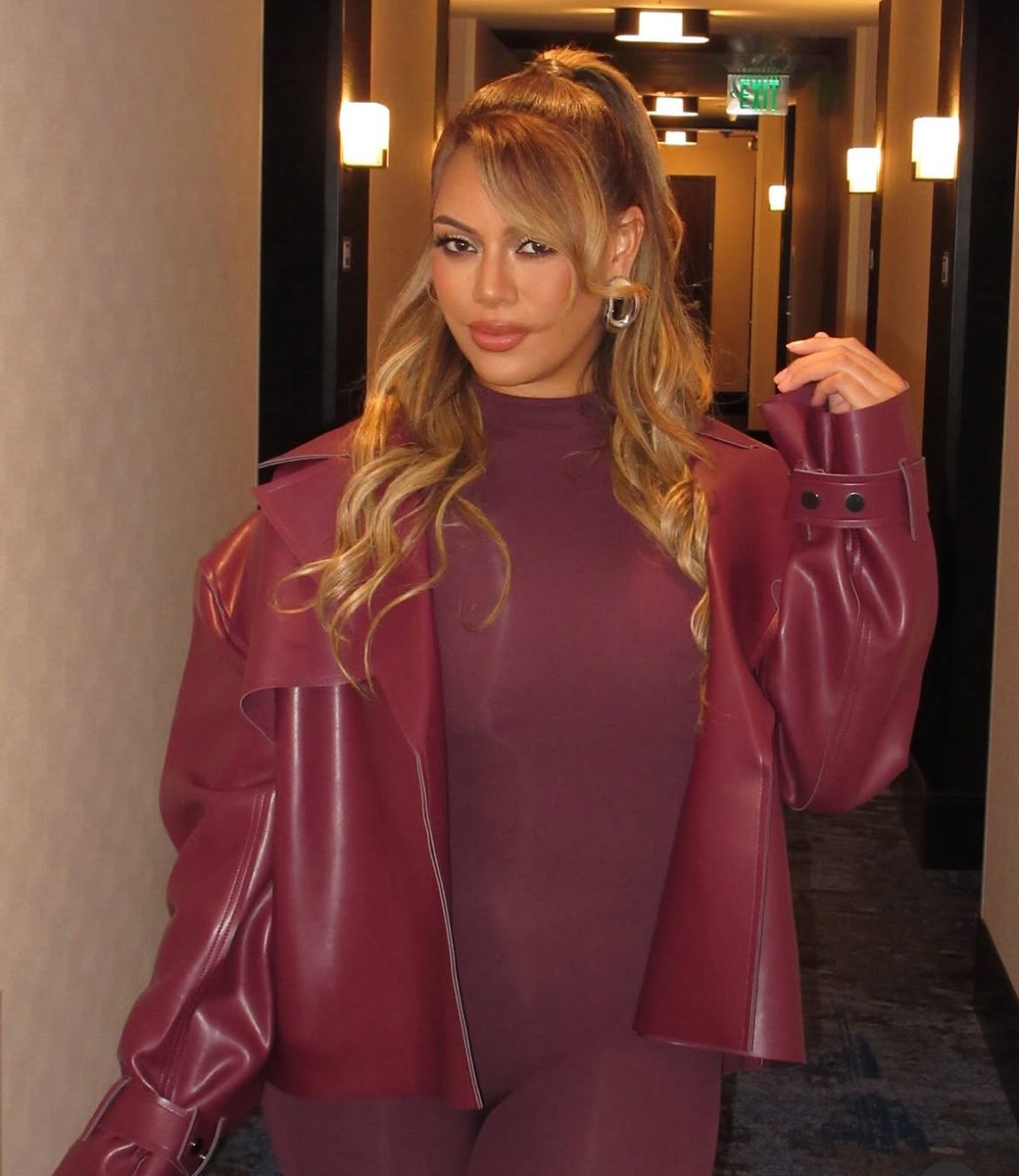 djaneup's tweet photo. PERFEITA!

Dinah Jane via @/zennahodge Instagram post. https://t.co/o3pZJt7GND
