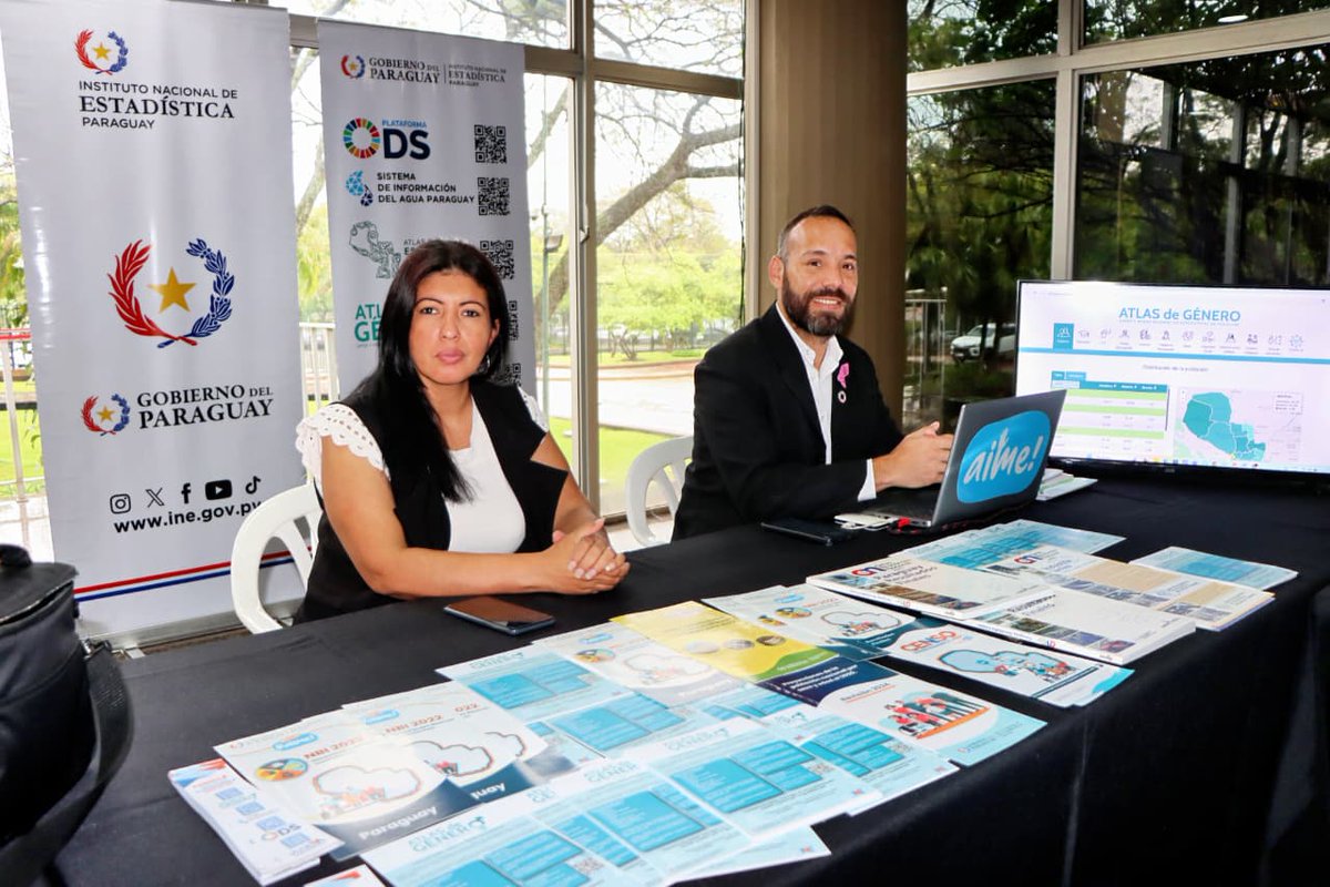 INE_Paraguay's tweet image. El INE estuvo presente en el XI Congreso Nacional del @MDP_py. En el stand, los participantes exploraron publicaciones, materiales informativos y plataformas digitales que ofrece la institución, en sintonía con el lema del encuentro: "Acceso a la justicia en la era digital".