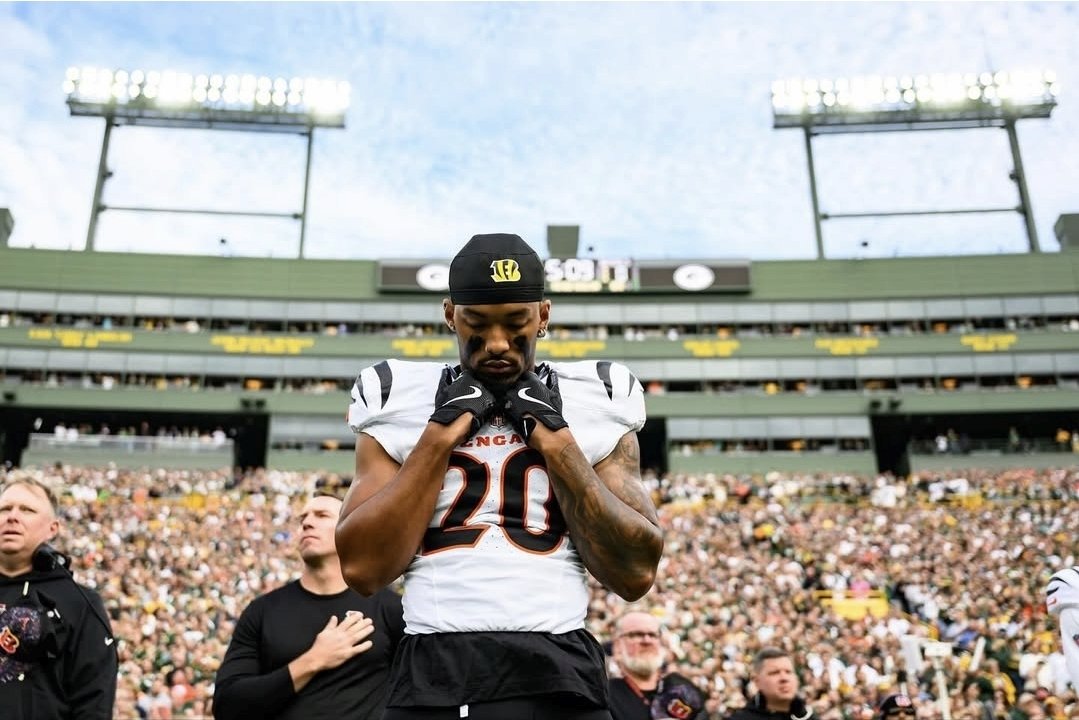 Easton__Butler's tweet image. The Packers have called and spoken with 2 teams about Cornerbacks, pet sources. 3 players have been mentioned, being Alontae Taylor from the New Orleans Saints, and both DJ Turner and Cameron Taylor-Britt from the Cincinnati Bengals. I was told Turner was a &quot;legit asking if he…