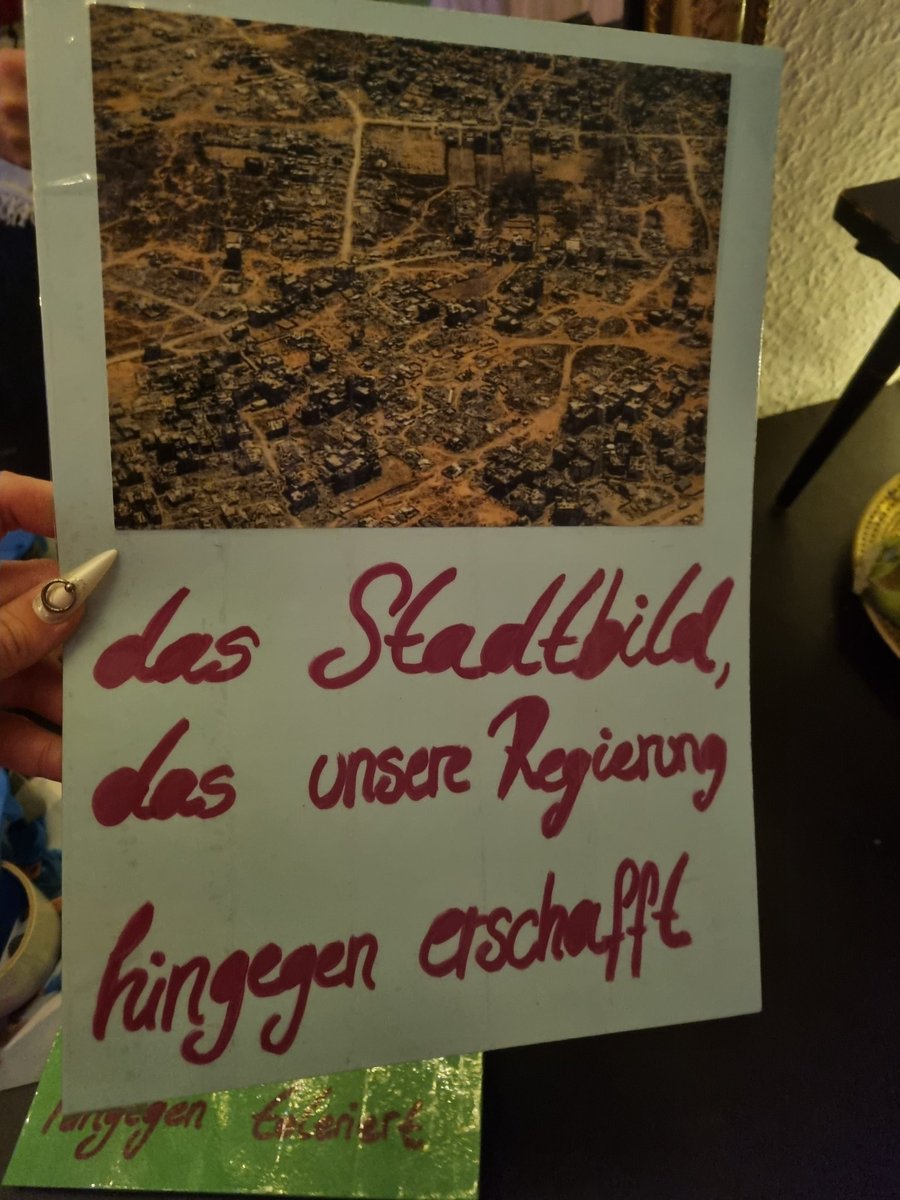 bruh einfach beim demoschilder basteln mit freundin festgequatscht und kundgebung verpeilt 😡