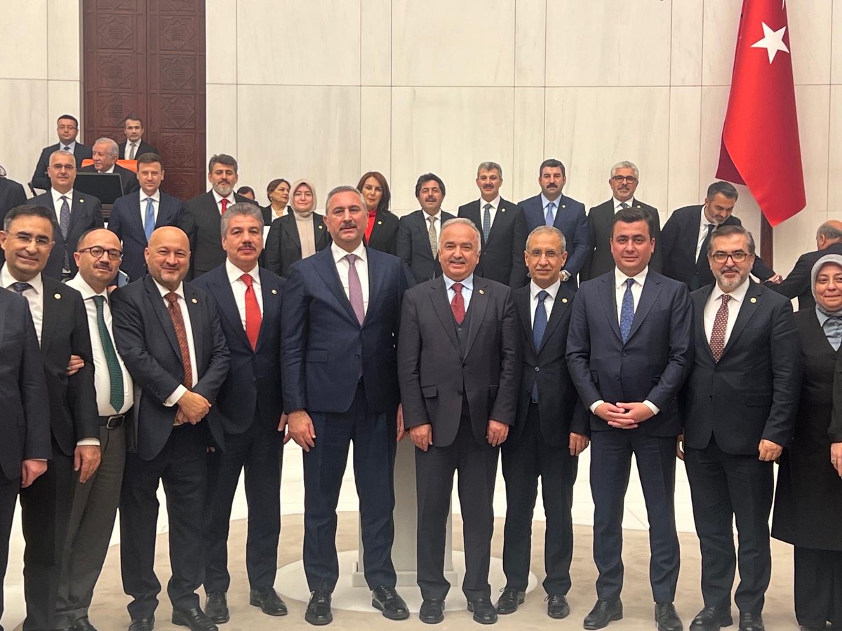 📍#TBMM 
Bu haftaki Genel Kurul çalışmalarımızı tamamladık. 

Alınan kararların ülkemize ve Şanlıurfa’mıza hayırlı olmasını diliyor, Türkiye Yüzyılı hedefleri doğrultusunda çalışmalarımızı sürdüreceğiz…

<a href="/RTErdogan/">Recep Tayyip Erdoğan</a> <a href="/Akparti/">AK Parti</a> <a href="/TBMMGenelKurulu/">TBMM Genel Kurulu</a>