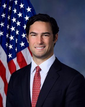 RightScopee's tweet image. 🚨BREAKING: Rep. Brandon Gill calls for Ilhan Omar’s deportation back to Somalia.

He demands the revocation of her citizenship and her removal from the U.S.

Do you support this?

YES or NO?

IF Yes, Give me a THUMBS-UP👍!