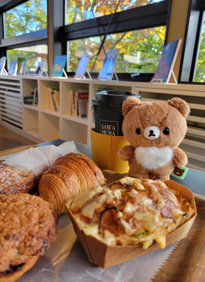 yukorila8's tweet image. 軽井沢のSAWAMURAでモーニング
立てるこぐまちゃんの銀ちゃん、初めてのお出かけ。
#チャイロイコグマ