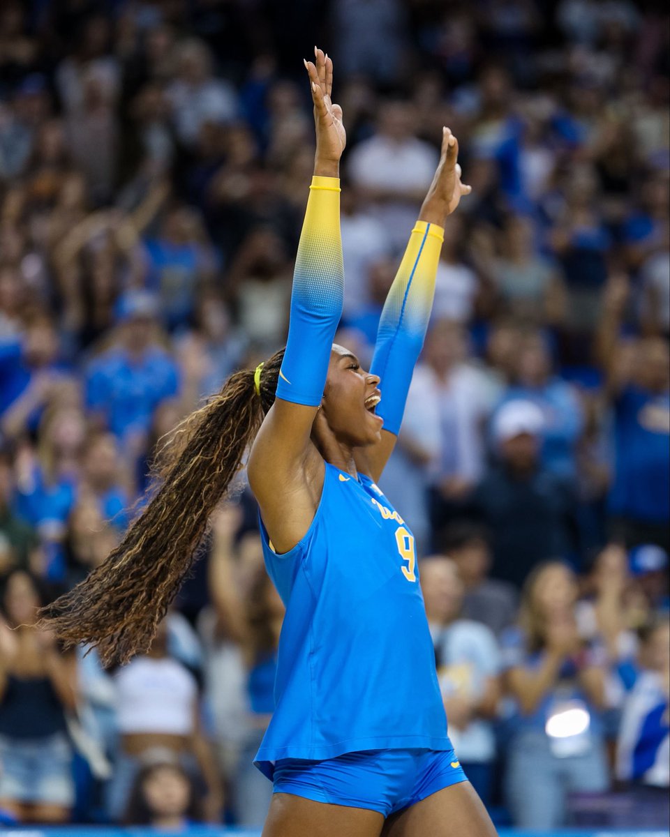 UCLAWomensVB's tweet image. Three sets of pure 𝐝𝐨𝐦𝐢𝐧𝐚𝐧𝐜𝐞.