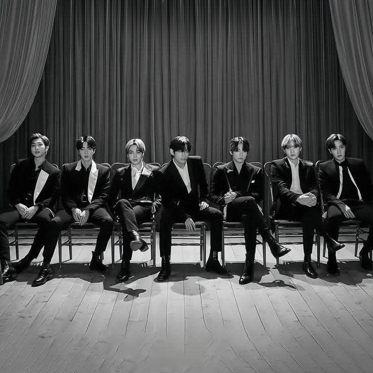 ARMY SI VEN ESTE TWEET ESTÁN OBLIGADOS A DAR RT Y COMENTAR LO SIGUIENTE POR BANGTAN.💜

BTS BTS BTS
BTS PAVED THE WAY 
CONGRATULATIONS BTS
BTS HISTORY MAKERS
HISTORY CREATOR BTS