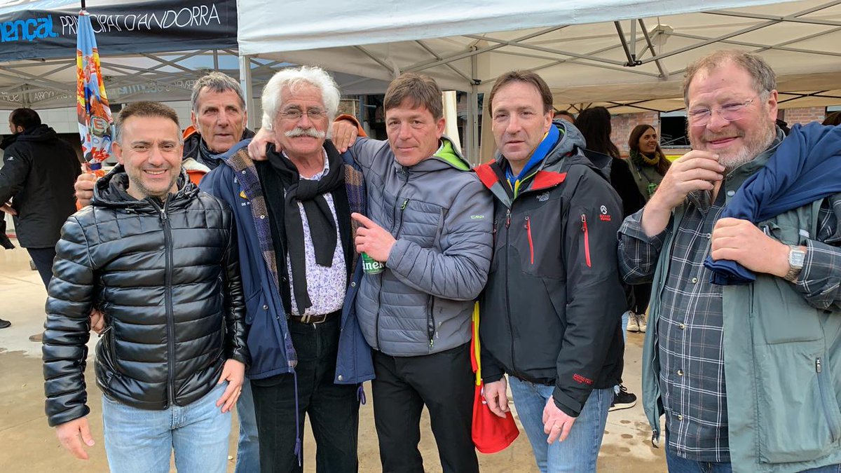 Sempre et recordarem Mrs. Calvel. Ens vas ensenyar uns valors, respecte, amistat i sobretot un esport, el Rugby 🏉
Descansa en Pau!!!🖤🖤💫