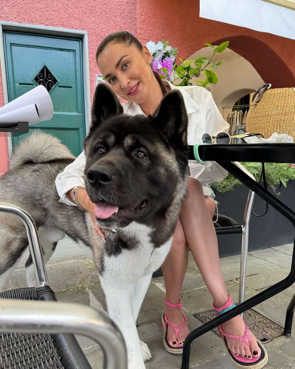 ModminatCrochet's tweet image. Nothing better than coffee and cuddles to start the weekend right ☕🐕
Who else can’t say no to those puppy eyes?