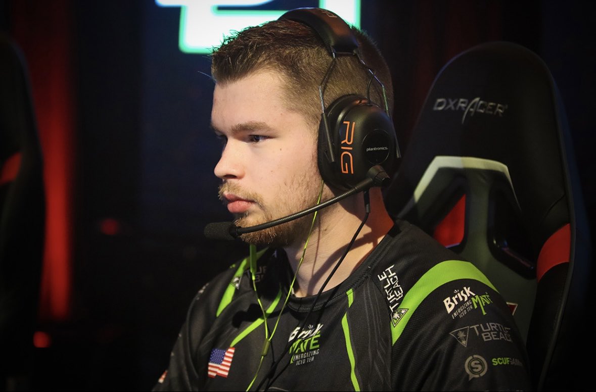 BrianStats1's tweet image. It’s actually ridiculous that Crimsix has more championships than the entire 2026 LA Thieves team combined.

Crimsix:
- 89 events 
- 38x champ
- 51 finals appearances 
- 3x World Championships 
- Won in 8 COD titles (BO2, Ghosts, AW, BO3, IW, BO4, MW19, VG)

Scrap, HyDra, Kenny,…