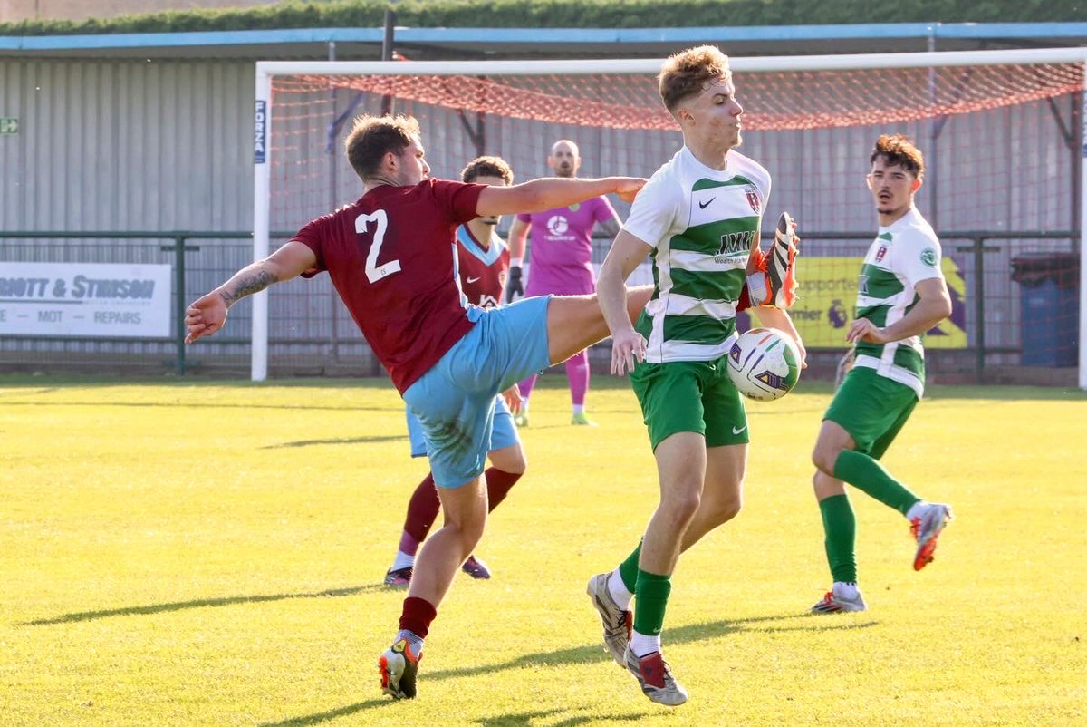 Jayphoto1993's tweet image. Action shots from todays game @DeepingRangers vs @KimberleyMWFC  #FootballPhotography #MatchDayActionShots #MatchDay #NonleagueFootball @LincsOLSport @PTAlanSwann