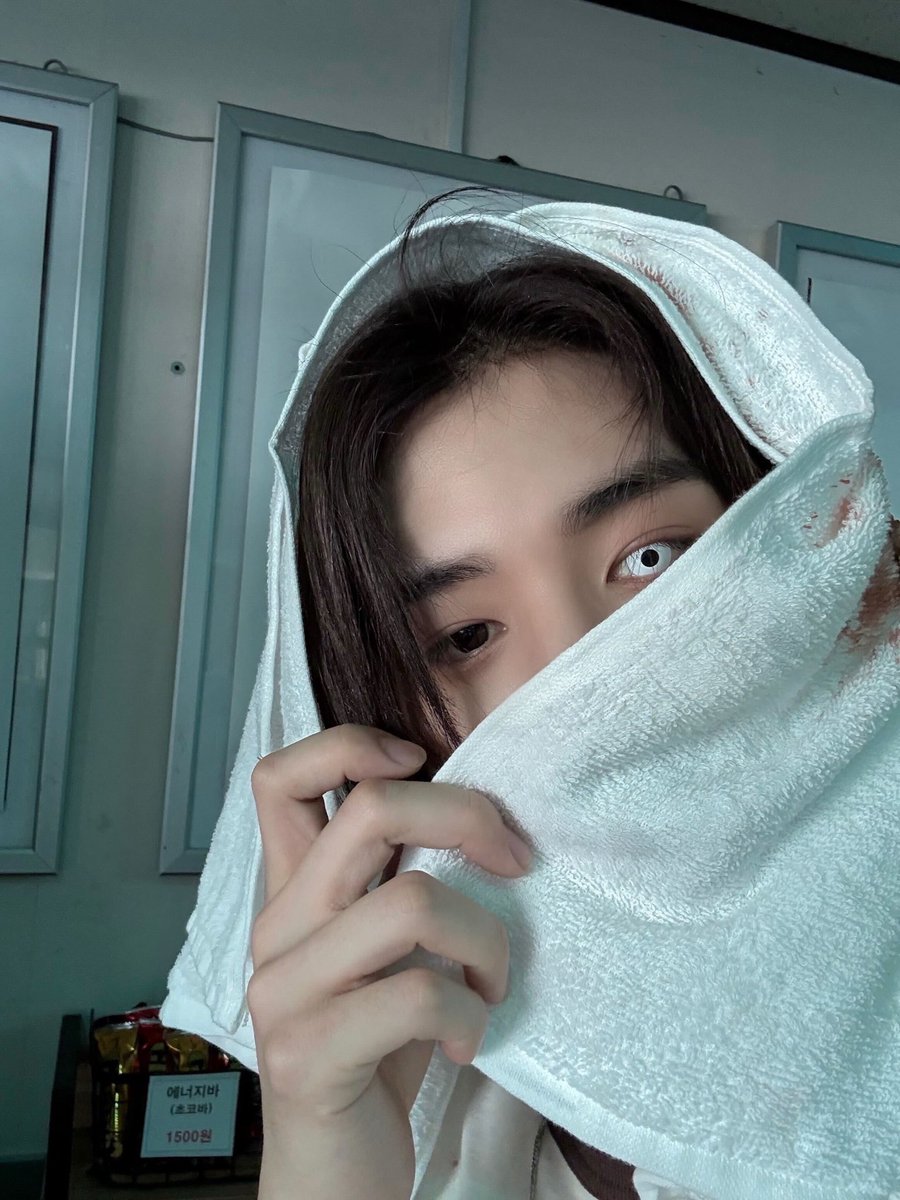 이런 좀비가 물려하면 옜다하고 물릴듯ㅋ